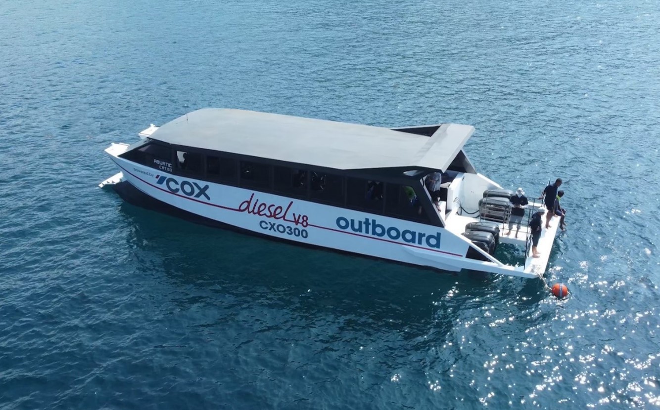 搭載 COX 柴油船外機的商業客運船